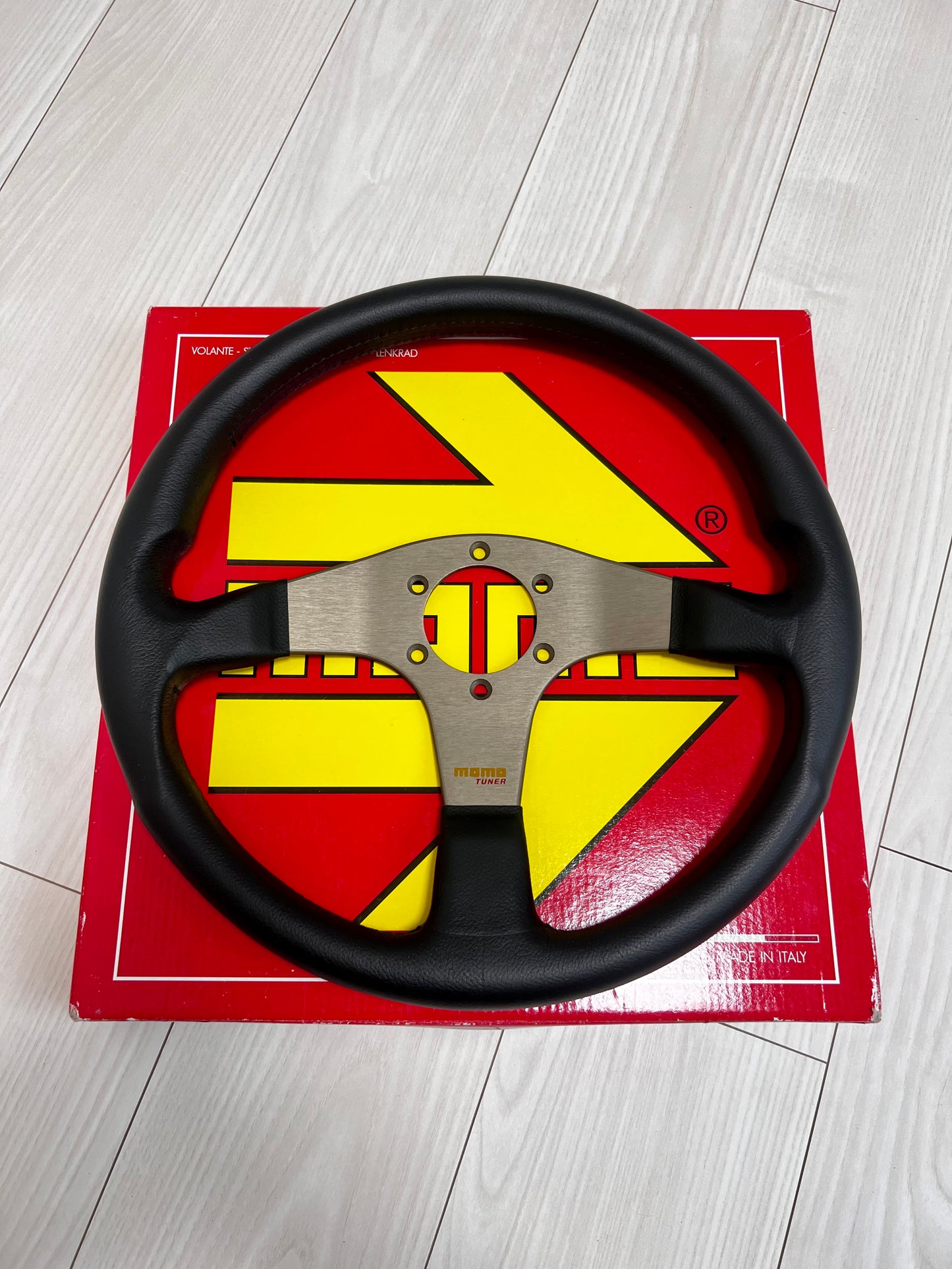 Brand new genuine MOMO Italy tuner 350MM steering wheel